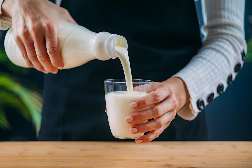 Best Time to Drink Yakult VS Best Time to Drink Kefir